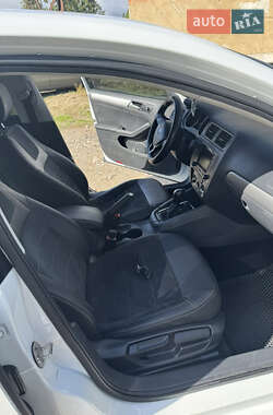 Седан Volkswagen Jetta 2015 в 