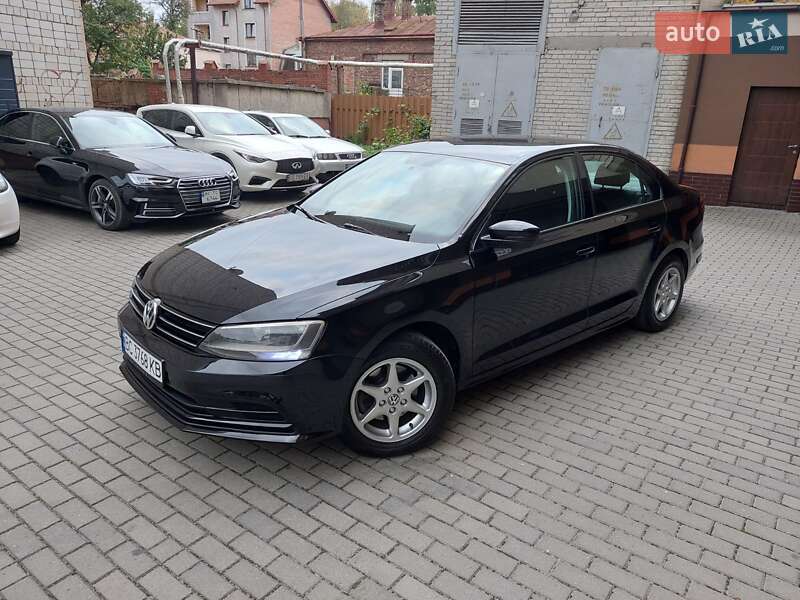 Седан Volkswagen Jetta 2016 в Львове