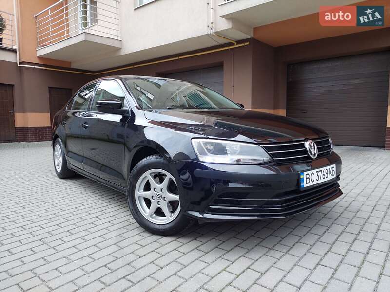 Седан Volkswagen Jetta 2016 в Львове