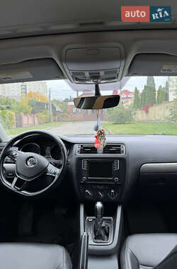 Седан Volkswagen Jetta 2016 в 
