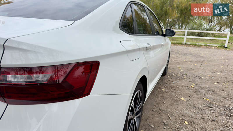 Седан Volkswagen Jetta 2024 в Черкасах
