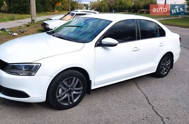 Седан Volkswagen Jetta 2014 в 