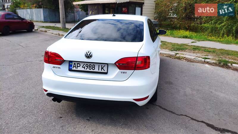 Седан Volkswagen Jetta 2014 в Запоріжжі