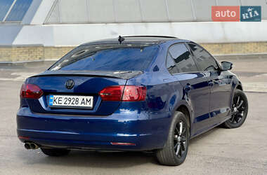 Седан Volkswagen Jetta 2013 в 