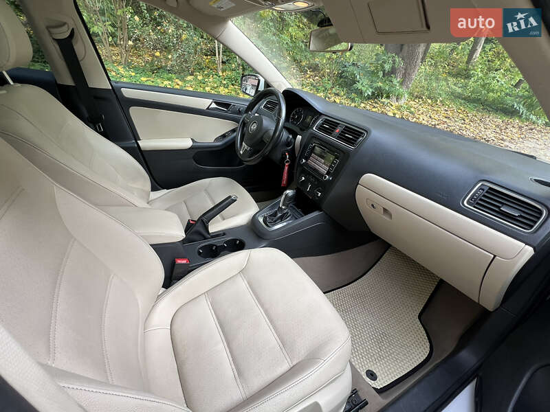 Седан Volkswagen Jetta 2012 в Львове фото 7 Седан Volkswagen Jetta 2012 в Львове