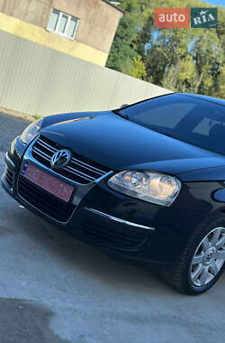 Седан Volkswagen Jetta 2006 в 