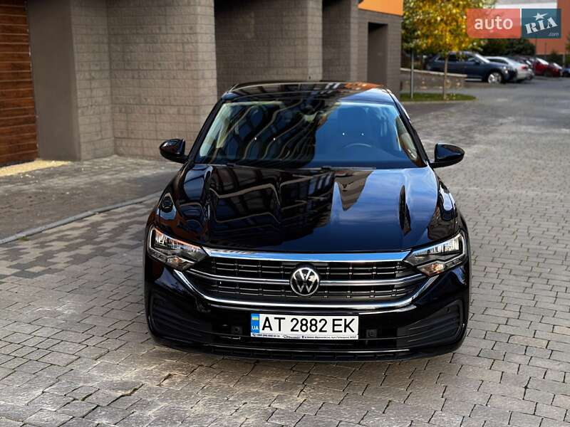 Седан Volkswagen Jetta 2022 в Ивано-Франковске
