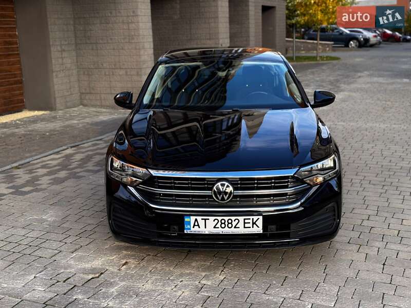 Седан Volkswagen Jetta 2022 в Ивано-Франковске