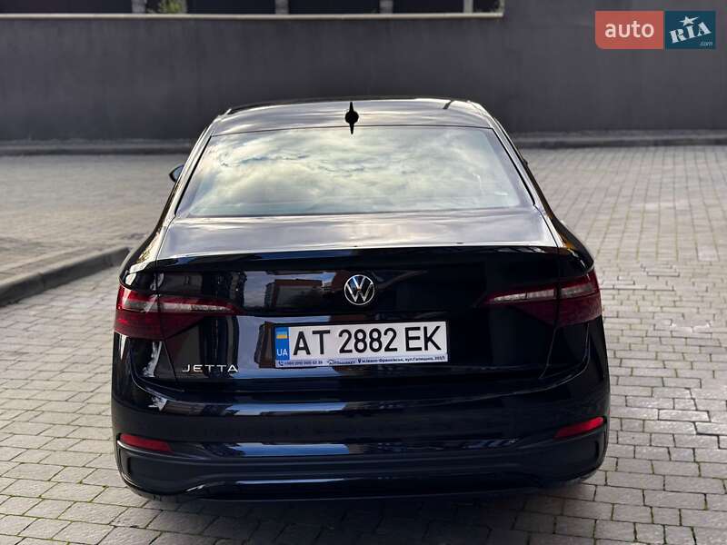 Седан Volkswagen Jetta 2022 в Ивано-Франковске