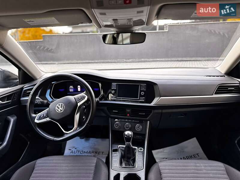 Седан Volkswagen Jetta 2022 в Ивано-Франковске