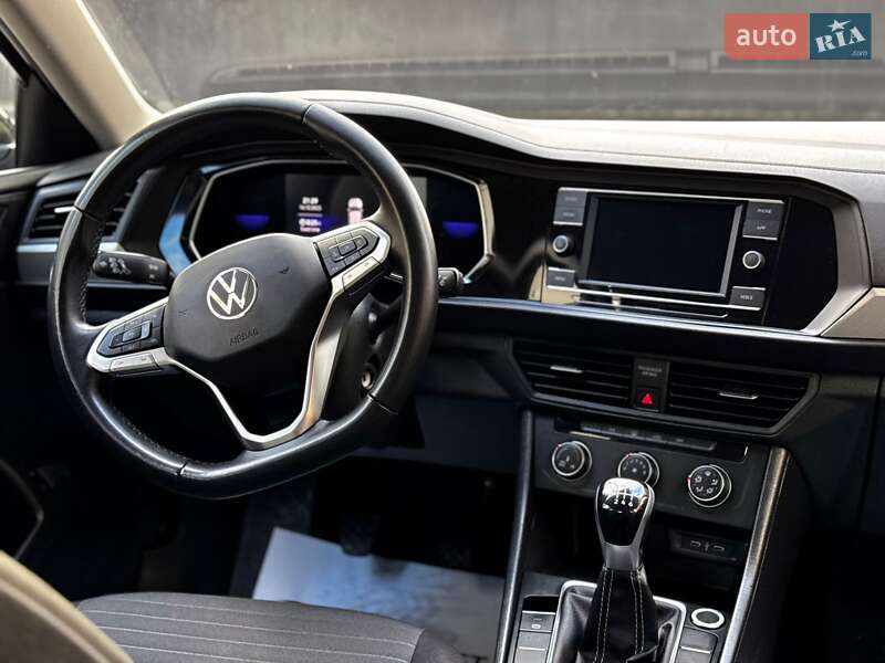 Седан Volkswagen Jetta 2022 в Ивано-Франковске