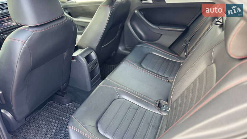 Седан Volkswagen Jetta 2013 в Решетиловке фото 9 Седан Volkswagen Jetta 2013 в Решетиловке