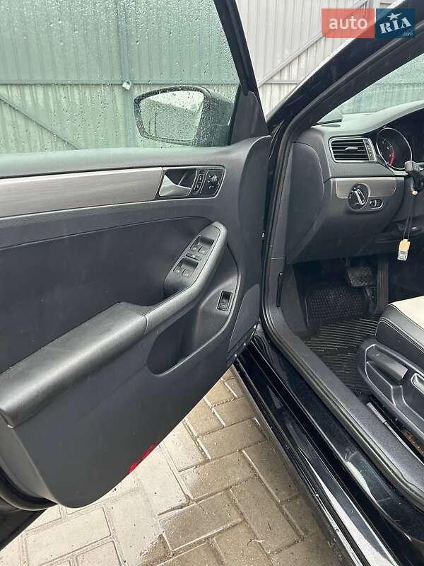 Седан Volkswagen Jetta 2016 в Черкассах