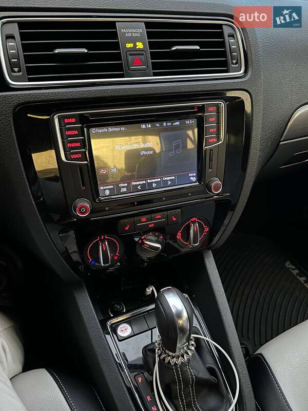 Седан Volkswagen Jetta 2016 в Черкассах