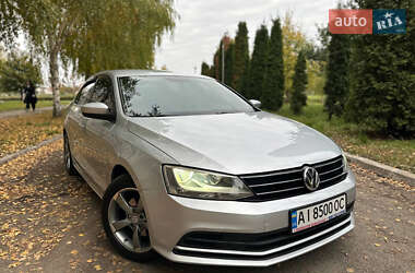 Седан Volkswagen Jetta 2015 в 