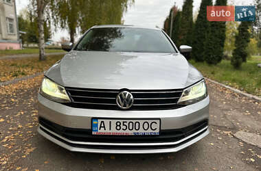 Седан Volkswagen Jetta 2015 в 