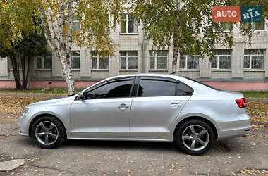 Седан Volkswagen Jetta 2015 в 