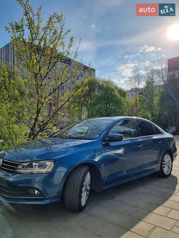 Седан Volkswagen Jetta 2014 в Львове