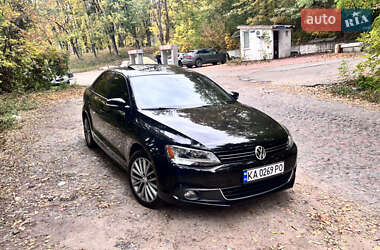 Седан Volkswagen Jetta 2012 в 
