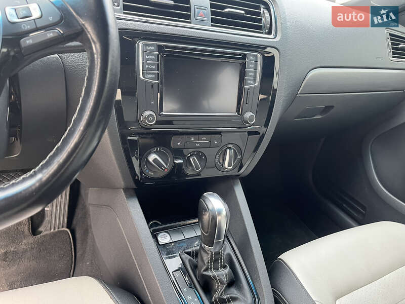 Седан Volkswagen Jetta 2016 в Киеве фото 11 Седан Volkswagen Jetta 2016 в Киеве