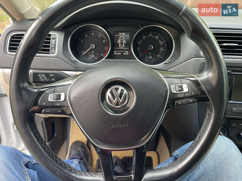 Седан Volkswagen Jetta 2015 в Кривом Роге фото 26 Седан Volkswagen Jetta 2015 в Кривом Роге