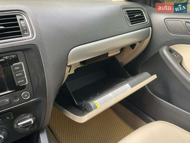 Седан Volkswagen Jetta 2015 в Кривом Роге фото 27 Седан Volkswagen Jetta 2015 в Кривом Роге