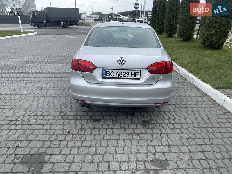 Седан Volkswagen Jetta 2013 в Львові фото 6 Седан Volkswagen Jetta 2013 в Львові