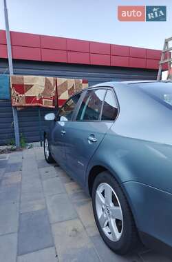 Седан Volkswagen Jetta 2008 в 