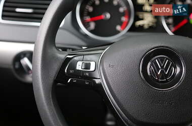 Седан Volkswagen Jetta 2017 в 