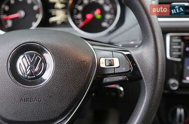 Седан Volkswagen Jetta 2017 в 