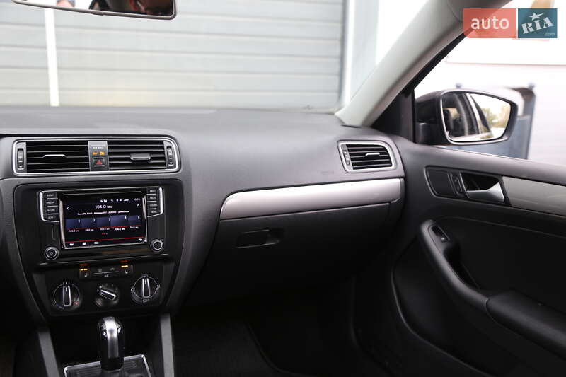 Седан Volkswagen Jetta 2017 в Киеве