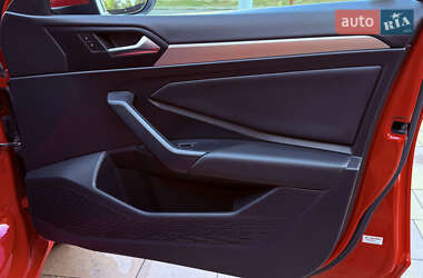 Седан Volkswagen Jetta 2020 в 