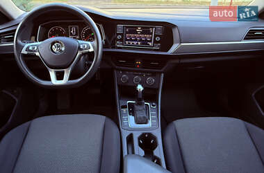 Седан Volkswagen Jetta 2020 в 