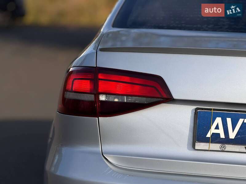 Седан Volkswagen Jetta 2015 в Кривом Роге