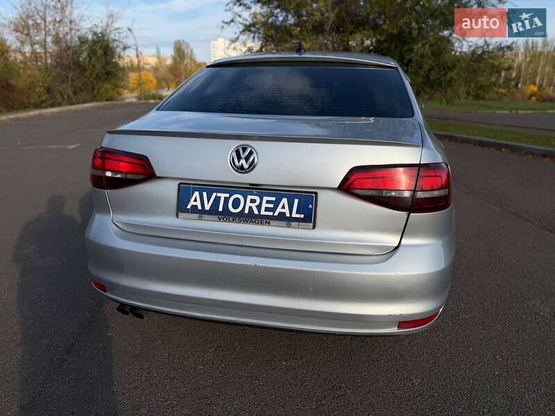 Седан Volkswagen Jetta 2015 в Кривом Роге