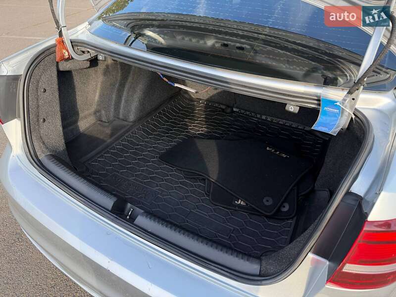 Седан Volkswagen Jetta 2015 в Кривом Роге