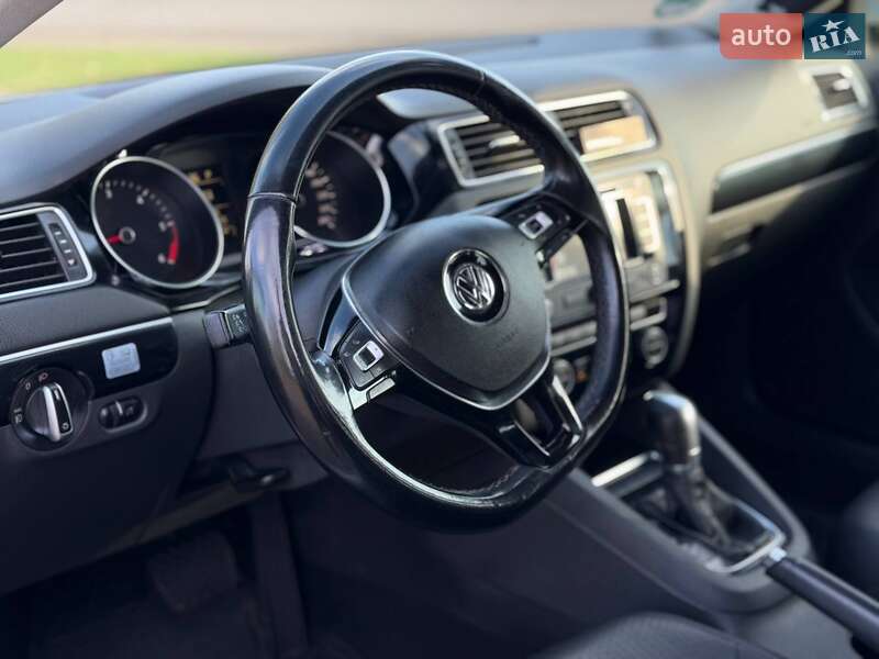 Седан Volkswagen Jetta 2015 в Кривом Роге