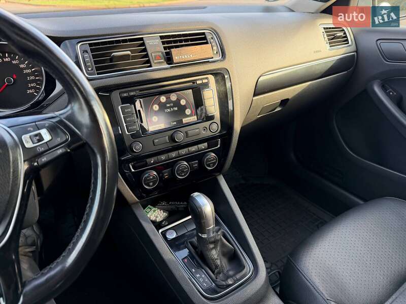 Седан Volkswagen Jetta 2015 в Кривом Роге