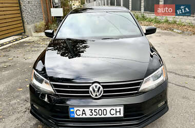 Седан Volkswagen Jetta 2015 в 