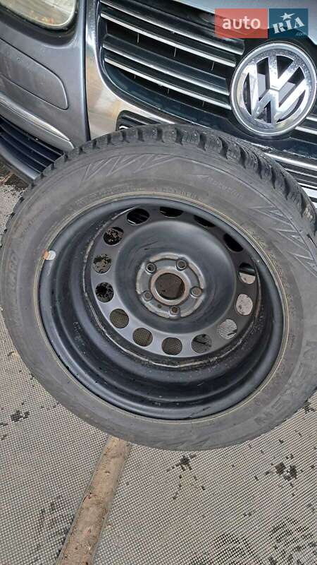 Седан Volkswagen Jetta 2006 в Вишневому фото 21 Седан Volkswagen Jetta 2006 в Вишневому