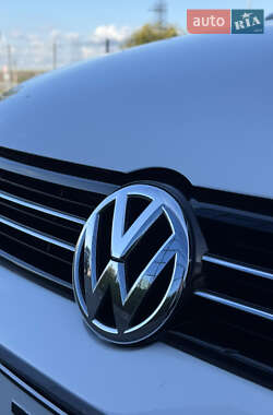 Седан Volkswagen Jetta 2013 в  фото 13 Седан Volkswagen Jetta 2013 в