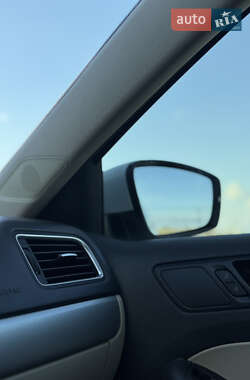 Седан Volkswagen Jetta 2013 в  фото 38 Седан Volkswagen Jetta 2013 в