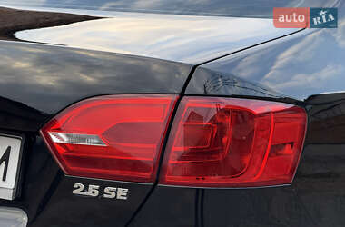 Седан Volkswagen Jetta 2012 в 