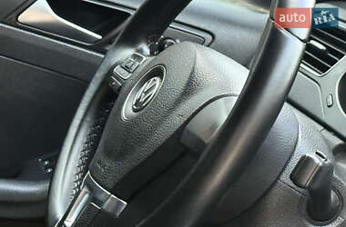 Седан Volkswagen Jetta 2012 в 