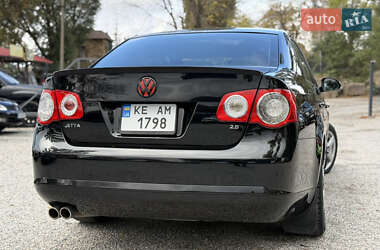 Седан Volkswagen Jetta 2006 в  фото 9 Седан Volkswagen Jetta 2006 в