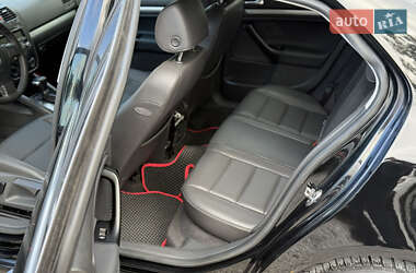Седан Volkswagen Jetta 2006 в  фото 17 Седан Volkswagen Jetta 2006 в