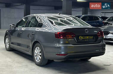 Седан Volkswagen Jetta 2014 в 