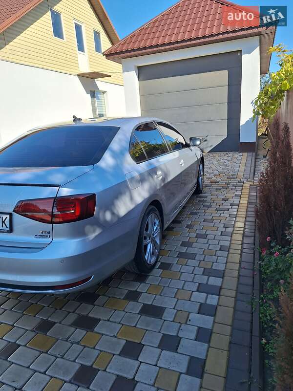 Седан Volkswagen Jetta 2015 в Ізмаїлі