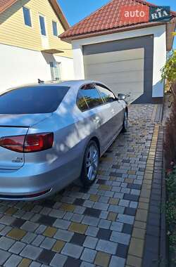 Седан Volkswagen Jetta 2015 в 