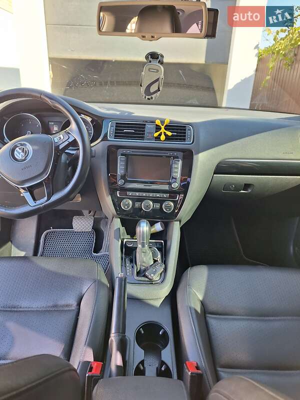 Седан Volkswagen Jetta 2015 в Ізмаїлі